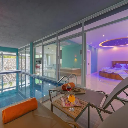 Lighthouse 2 Kapali Havuzlu Tatil Villasi Kaş
