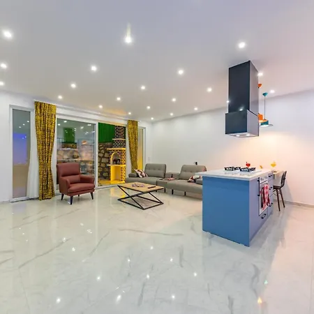 Lighthouse 2 Kapali Havuzlu Tatil Villasi * Kaş
