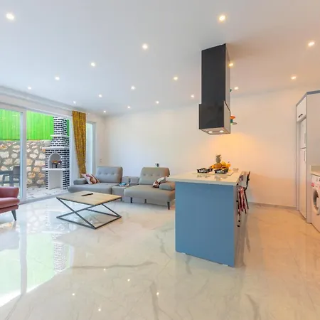 Villa Lighthouse 2 Kapali Havuzlu Tatil Villasi Kaş